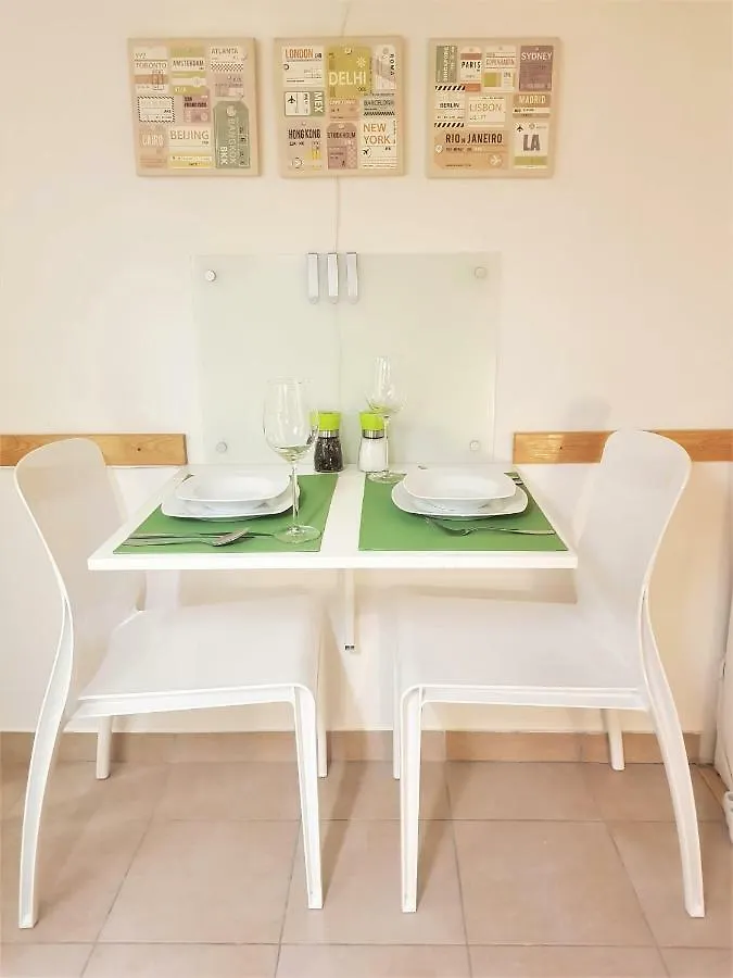 Cozy Studio With Parking Near City Center Praag 0*,