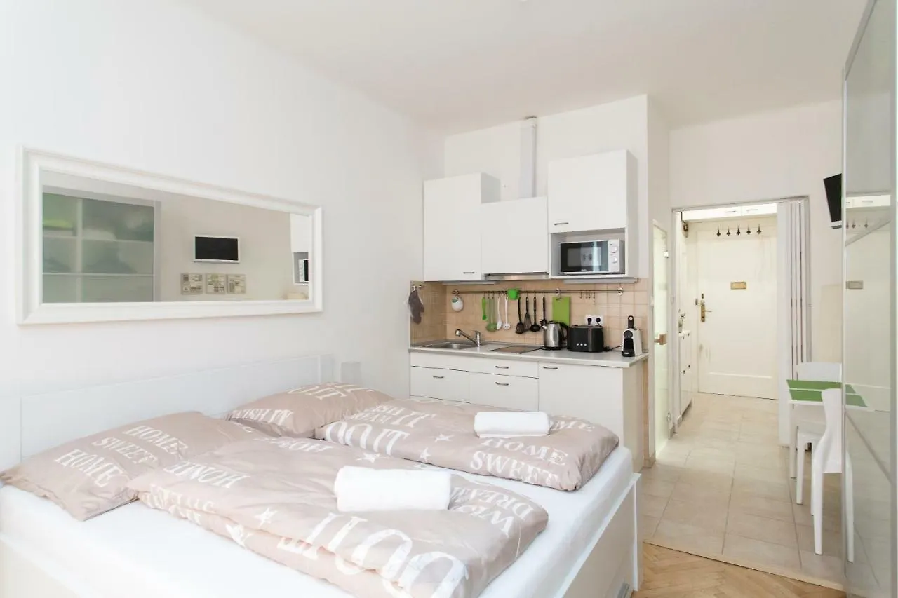 Cozy Studio With Parking Near City Center location